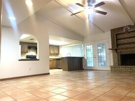 941 Lombardy Dr in Plano, TX - Building Photo