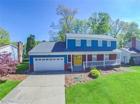 2366 Woodpark Rd in Fairlawn, OH - Building Photo