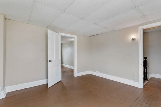 property at 392 E Maple St