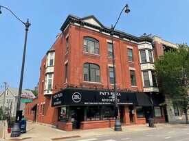 2677 N Lincoln Ave, Unit 3R in Chicago, IL - Building Photo