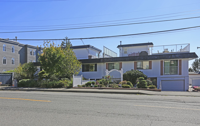 15120 Prospect Av in White Rock, BC - Building Photo - Building Photo