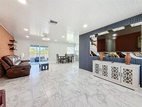 10709 Donbrese Ave in Tampa, FL - Building Photo - Building Photo