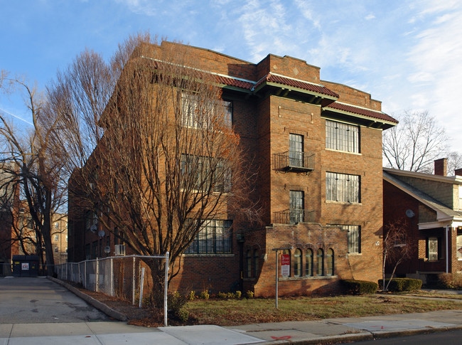 1010 Cross Ln in Cincinnati, OH - Foto de edificio - Building Photo
