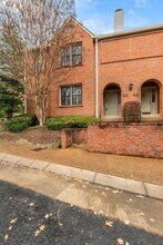 201 Westchase Dr in Nashville, TN - Building Photo - Building Photo