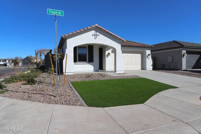 1060 W Finch Dr in Queen Creek, AZ - Building Photo - Building Photo