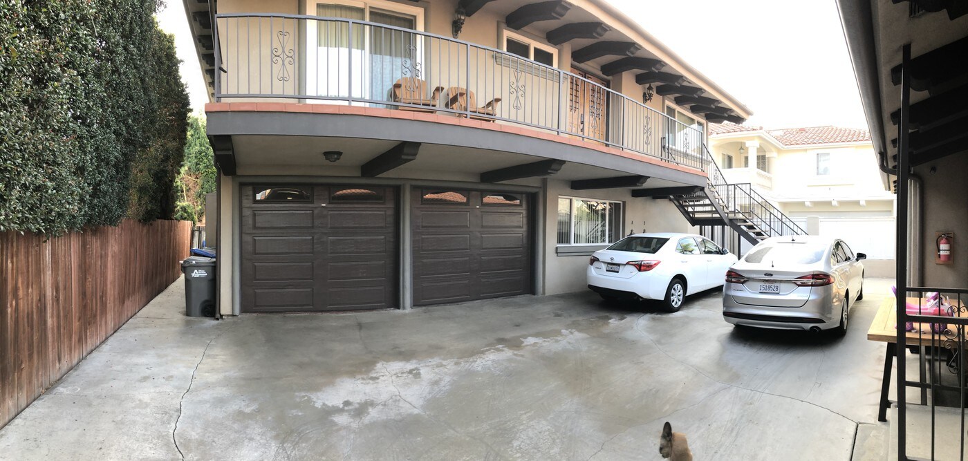 2118 Ernest Ave in Redondo Beach, CA - Building Photo