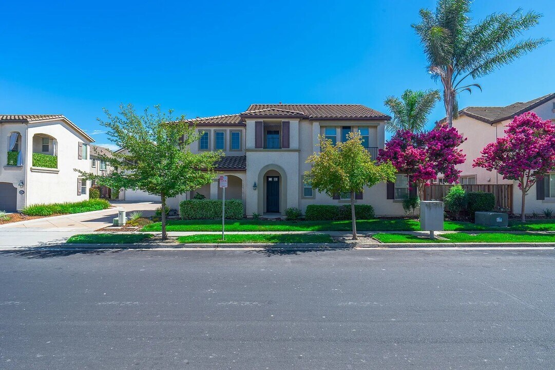 3307 San Vicente Rd in West Sacramento, CA - Building Photo
