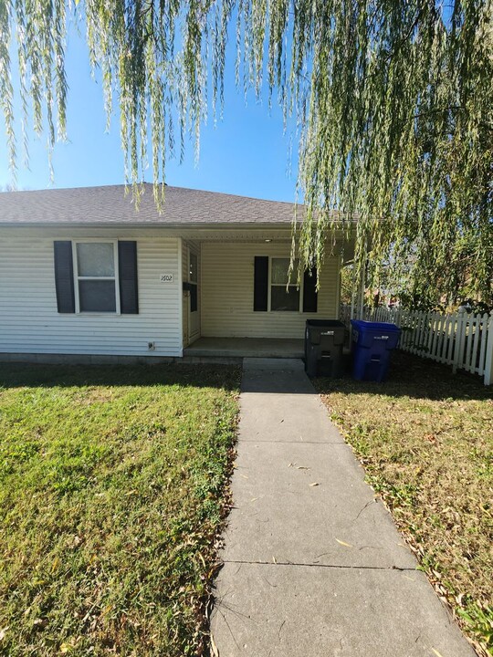 1602 S Brown-Unit -1602 in Sedalia, MO - Building Photo