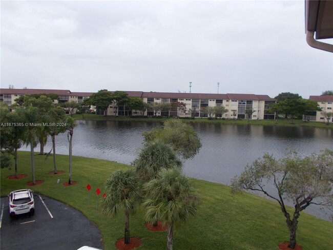 13705 SW 12th St in Pembroke Pines, FL - Building Photo - Building Photo