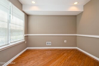 7 Boehm Dr in Sayreville, NJ - Building Photo - Building Photo
