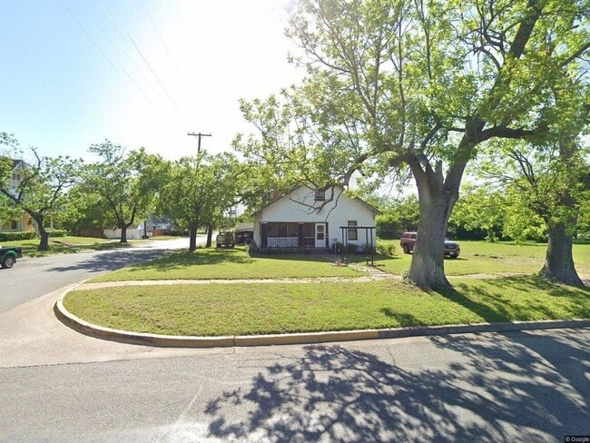 1300 N Grand Ave