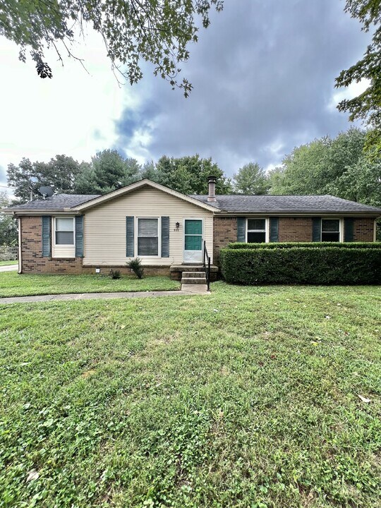 365 Welchwood Dr in Clarksville, TN - Building Photo