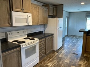1007 Alexandria Rd SW in Jacksonville, AL - Building Photo - Building Photo