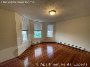 14 Garrison Ave in Somerville, MA - Building Photo - Building Photo