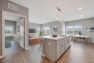 Lincoln Station Rowhomes in New Lenox, IL - Foto de edificio - Building Photo