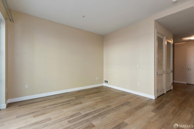 88 Townsend St in San Francisco, CA - Building Photo - Building Photo