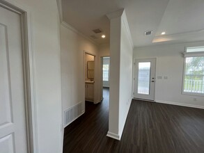 978 Avanti Way Blvd in North Fort Myers, FL - Foto de edificio - Building Photo
