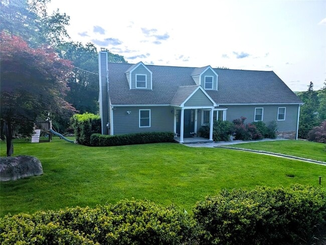 11 Ridgeway Ave in North Salem, NY - Building Photo - Building Photo