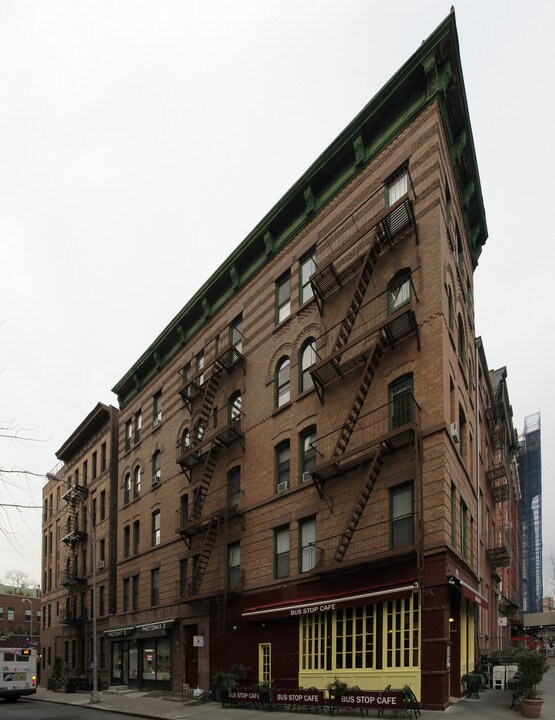 pickwick house in New York, NY - Building Photo