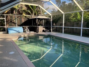 6715 Willow Lake Cir in Ft. Myers, FL - Building Photo - Building Photo