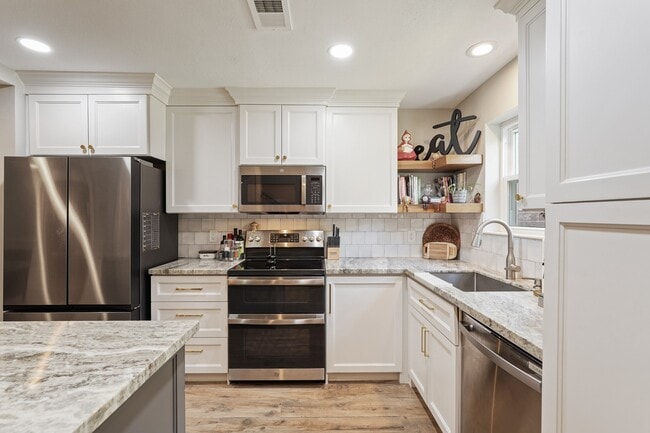 property at 2236 S Piney Point Rd