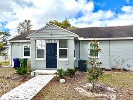 103 4th St SE in Winter Haven, FL - Building Photo
