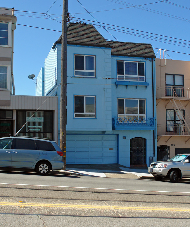 1915 Taraval St in San Francisco, CA - Foto de edificio - Building Photo