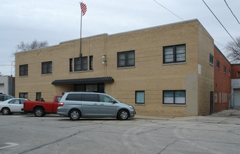 110 West Prairie in Marengo, IL - Building Photo - Building Photo