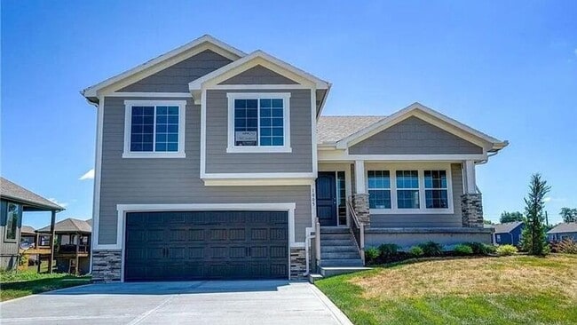 property at 1005 SW Eagle Dr
