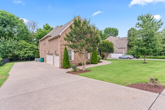 1002 Glessner Dr in Spring Hill, TN - Building Photo - Building Photo