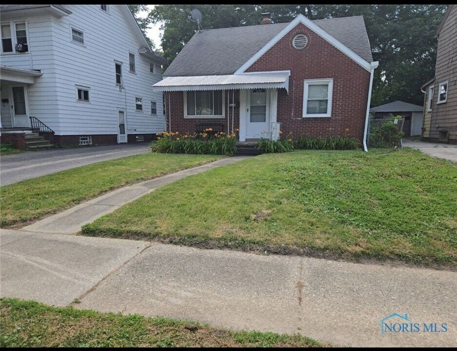 2127 Perth St in Toledo, OH - Building Photo