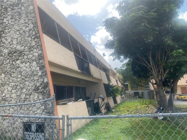 400 NE 18th Ave in Homestead, FL - Building Photo - Building Photo