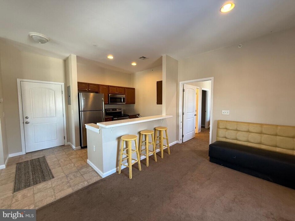 2 S 3rd St in Oxford, PA - Building Photo