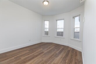 143 E Cottage St, Unit 2 in Boston, MA - Building Photo - Building Photo