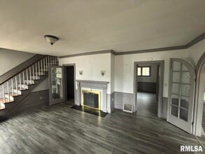 3013 Knoxville Ave in Peoria, IL - Building Photo - Building Photo