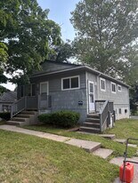 551 Lexington Ave in East Lansing, MI - Building Photo