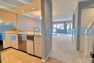 401 100th Ave NE in Bellevue, WA - Building Photo