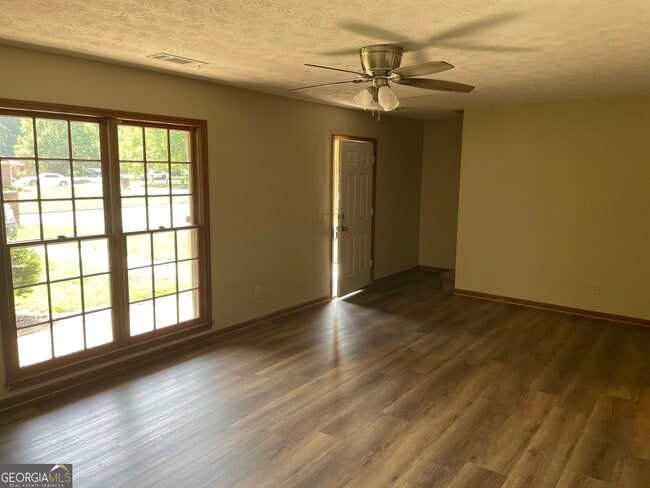 2617 Shore Wood Ct NE in Conyers, GA - Building Photo - Building Photo