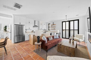 2701 Bumble Bee Dr in Spicewood, TX - Building Photo