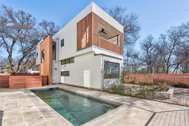 property at 73 San Saba St