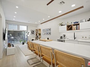 630 W 6th St in Los Angeles, CA - Building Photo - Building Photo