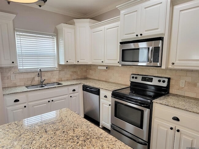 property at 40485 Sage Field Ct