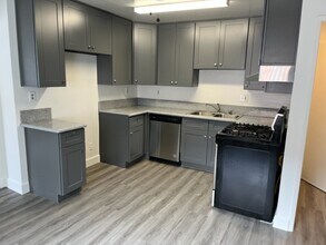 734 Catalina S St, Unit 2 in Los Angeles, CA - Building Photo - Building Photo