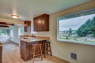 90 Vine St in Coupeville, WA - Building Photo - Building Photo
