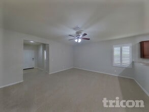 40008 W Pryor Ln in Maricopa, AZ - Foto de edificio - Building Photo