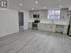 19 Stonecrest Blvd in Quinte West, ON - Building Photo - Building Photo