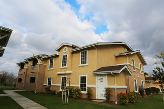 Nina Place Apartments in Bakersfield, CA - Building Photo - Building Photo