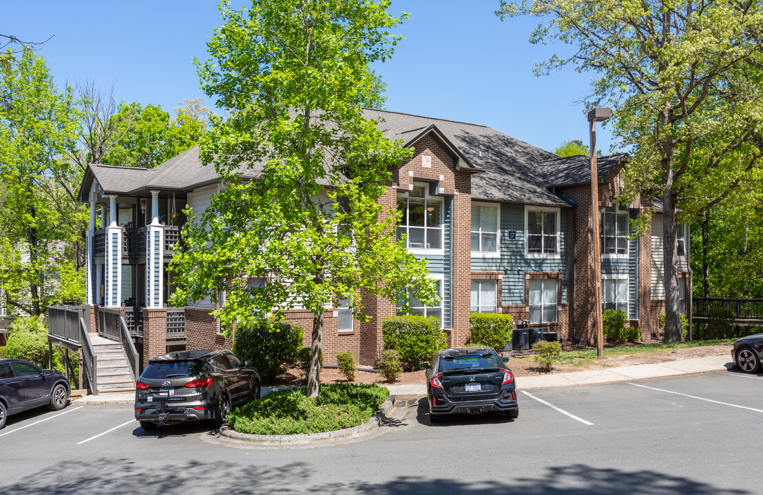 University Ridge Apartments in Durham, NC - Foto de edificio