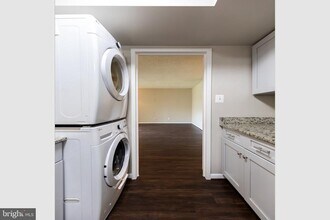 11804 Breton Ct in Reston, VA - Building Photo - Building Photo