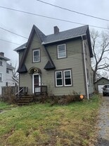 1216 Hollywood St NE in Warren, OH - Building Photo